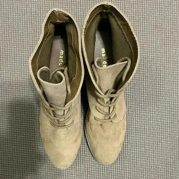 Madden Girl Domain Faux Suede Wedge Booties Ankle Boots - Picture 4 of 12